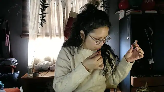 Snapshot of Hathorlove chatting on December 2025 07:28:02 PM Hathorlove online show from December 2025 07:28:02 PM