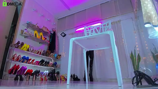 kendrarioss online show from October 2025 09:03:01 PM