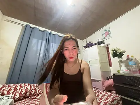Snapshot of Msyensmith chatting on May 2026 09:28:02 AM Msyensmith online show from May 2026 09:28:02 AM