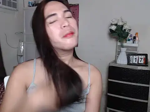 Snapshot of Msyensmith chatting on December 2025 01:05:02 PM Msyensmith online show from December 2025 01:05:02 PM