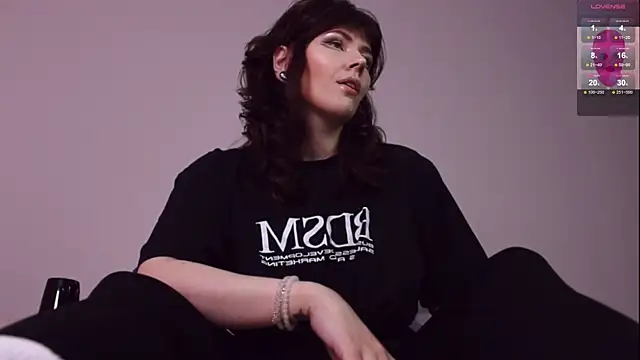 Snapshot of Luna_Blake chatting on November 2025 12:27:02 PM Luna Blake online show from November 2025 12:27:02 PM