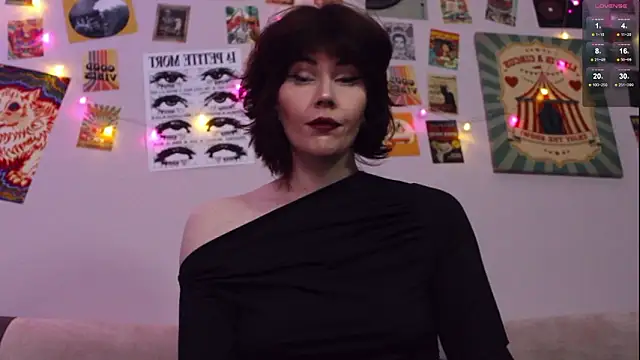 Luna Blake online show from March 2026 12:18:02 PM