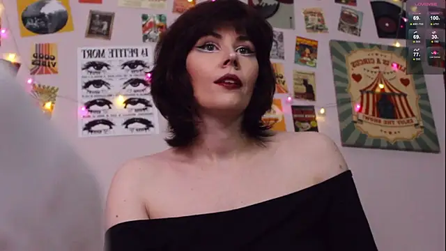 Luna Blake online show from April 2026 01:51:01 PM