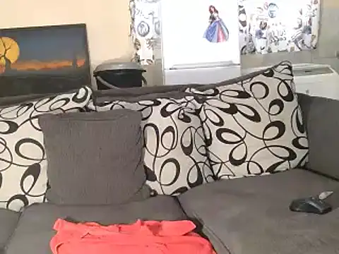 Snapshot of DollyPerryXX chatting on January 2025 11:32:02 AM DollyPerryXX online show from January 2025 11:32:02 AM