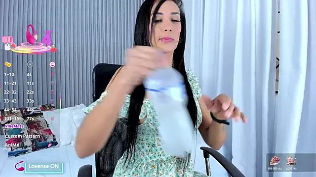 nayelii d online show from December 2025 12:44:02 PM