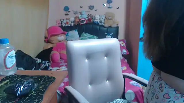 milfeddy  online show from March 2026 11:00:01 PM