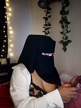 Bayan-Queen online show from September 2025 03:52:02 PM
