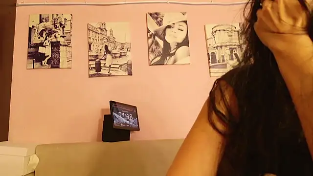 Snapshot of NaomiBlack35 chatting on September 2025 06:19:02 PM NaomiBlack35 online show from September 2025 06:19:02 PM