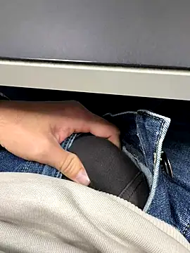 Snapshot of KielerMen chatting on November 2025 12:58:02 AM KielerMen online show from November 2025 12:58:02 AM