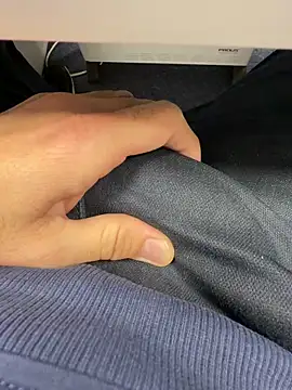 Snapshot of KielerMen chatting on November 2025 02:37:01 AM KielerMen online show from November 2025 02:37:01 AM