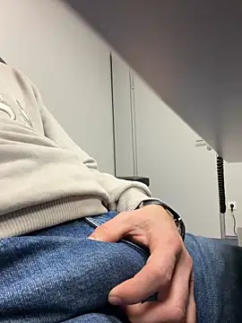 KielerMen online show from March 2026 02:08:01 AM