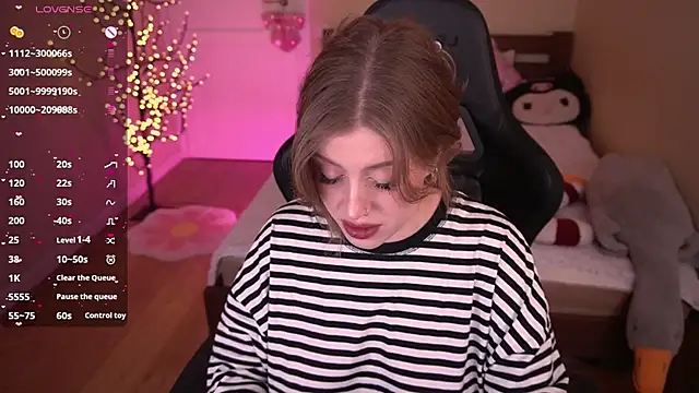 PenellopaRaw online show from April 2026 04:04:02 PM