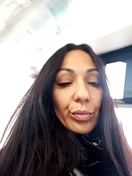 Snapshot of LeticiaWoods chatting on December 2024 09:43:02 AM LeticiaWoods online show from December 2024 09:43:02 AM