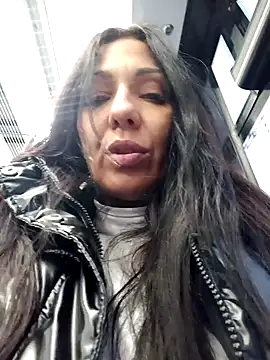 Snapshot of LeticiaWoods chatting on January 2025 01:27:01 PM LeticiaWoods online show from January 2025 01:27:01 PM
