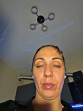 Snapshot of LeticiaWoods chatting on June 2026 11:21:02 PM LeticiaWoods online show from June 2026 11:21:02 PM