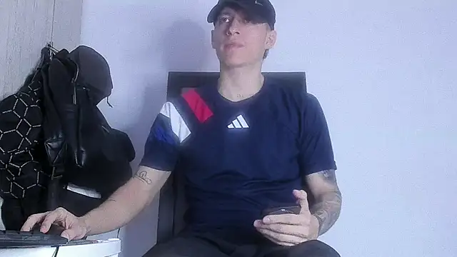 Snapshot of enzo_bvlgari chatting on January 2026 01:45:02 AM enzo bvlgari online show from January 2026 01:45:02 AM