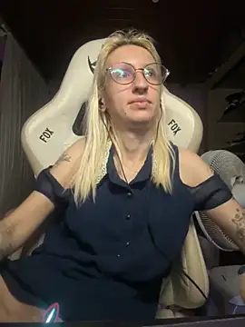 Snapshot of bunnydark00 chatting on November 2025 02:32:02 AM bunnydark00 online show from November 2025 02:32:02 AM