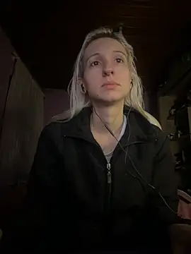 Snapshot of bunnydark00 chatting on September 2025 11:48:01 PM bunnydark00 online show from September 2025 11:48:01 PM