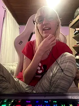 Snapshot of bunnydark00 chatting on November 2025 01:31:01 AM bunnydark00 online show from November 2025 01:31:01 AM