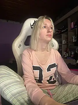 Snapshot of bunnydark00 chatting on June 2026 04:53:02 AM bunnydark00 online show from June 2026 04:53:02 AM