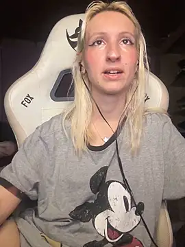 Snapshot of bunnydark00 chatting on November 2025 10:21:02 PM bunnydark00 online show from November 2025 10:21:02 PM