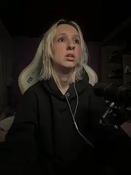 Snapshot of bunnydark00 chatting on May 2026 02:40:02 AM bunnydark00 online show from May 2026 02:40:02 AM