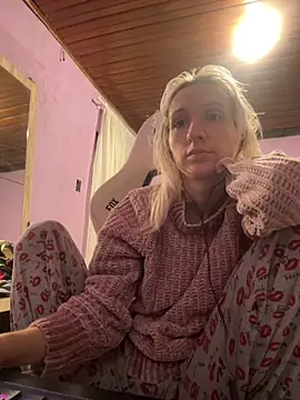 Snapshot of bunnydark00 chatting on September 2025 12:43:01 AM bunnydark00 online show from September 2025 12:43:01 AM