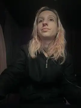 Snapshot of bunnydark00 chatting on October 2025 11:05:02 PM bunnydark00 online show from October 2025 11:05:02 PM