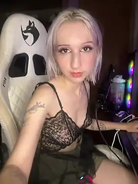 bunnydark00 online show from April 2026 04:49:01 AM