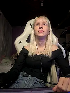 Snapshot of bunnydark00 chatting on November 2025 02:38:02 AM bunnydark00 online show from November 2025 02:38:02 AM