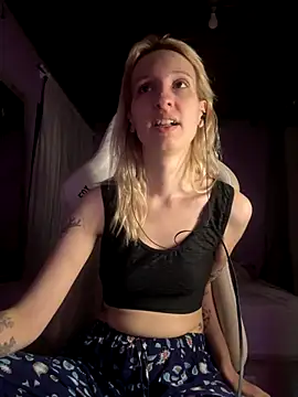 Snapshot of bunnydark00 chatting on December 2025 12:35:02 AM bunnydark00 online show from December 2025 12:35:02 AM