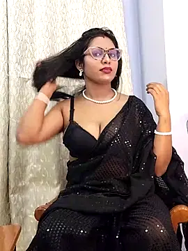 Snapshot of Queen_Dolly chatting on October 2025 05:58:02 PM Queen Dolly online show from October 2025 05:58:02 PM