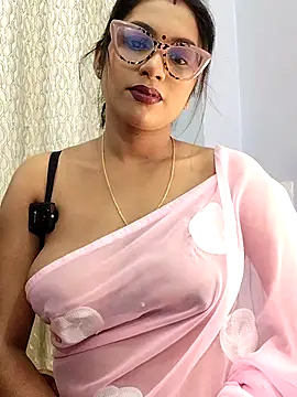 Queen Dolly online show from February 2026 05:31:02 PM