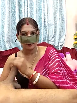 Snapshot of Queen_Dolly chatting on February 2025 06:01:02 PM Queen Dolly online show from February 2025 06:01:02 PM