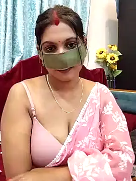 Snapshot of Queen_Dolly chatting on February 2025 06:07:01 PM Queen Dolly online show from February 2025 06:07:01 PM