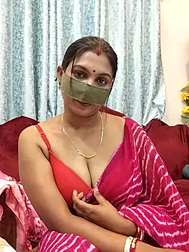 Snapshot of Queen_Dolly chatting on February 2025 05:37:02 PM Queen Dolly online show from February 2025 05:37:02 PM