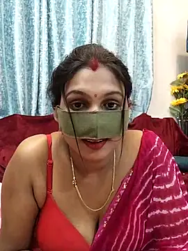 Snapshot of Queen_Dolly chatting on February 2025 05:35:01 PM Queen Dolly online show from February 2025 05:35:01 PM
