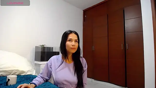 kimberlyshantal online show from November 2025 02:32:01 PM