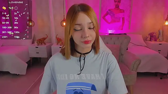 Snapshot of LITTLE-VIVI chatting on March 2025 03:24:01 AM LITTLE-VIVI online show from March 2025 03:24:01 AM