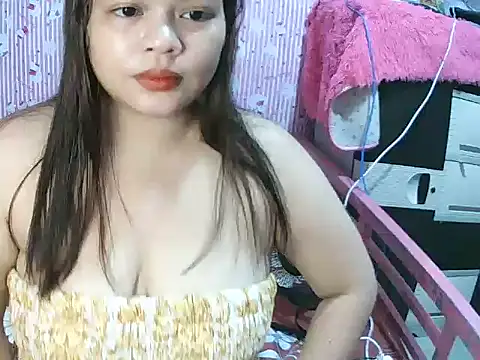 Snapshot of shaira4u chatting on April 2026 03:40:02 AM shaira4u online show from April 2026 03:40:02 AM