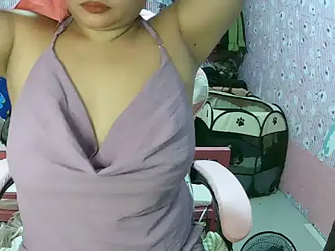 Snapshot of shaira4u chatting on July 2026 07:28:02 AM shaira4u online show from July 2026 07:28:02 AM