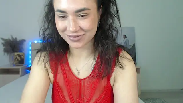 Snapshot of RoxannePure chatting on May 2026 04:45:02 AM RoxannePure online show from May 2026 04:45:02 AM