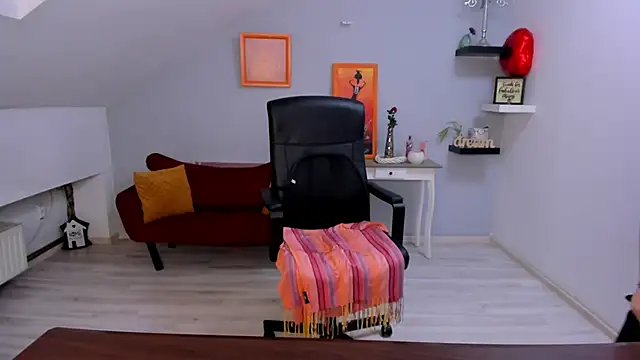 LollaGirl online show from March 2026 04:20:02 AM