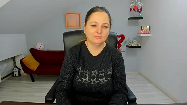 Snapshot of LollaGirl chatting on February 2026 04:23:01 AM LollaGirl online show from February 2026 04:23:01 AM