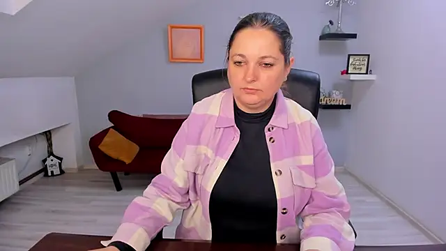 LollaGirl online show from March 2026 03:19:02 AM