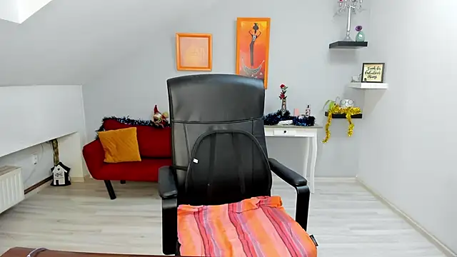 Snapshot of LollaGirl chatting on January 2026 04:28:02 AM LollaGirl online show from January 2026 04:28:02 AM