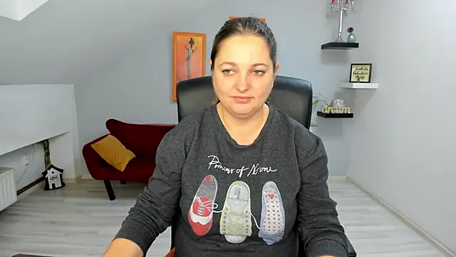 Snapshot of LollaGirl chatting on November 2025 04:13:01 AM LollaGirl online show from November 2025 04:13:01 AM