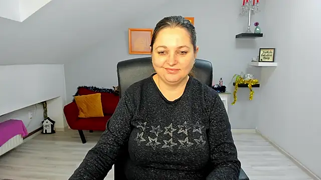 Snapshot of LollaGirl chatting on January 2026 04:27:02 AM LollaGirl online show from January 2026 04:27:02 AM