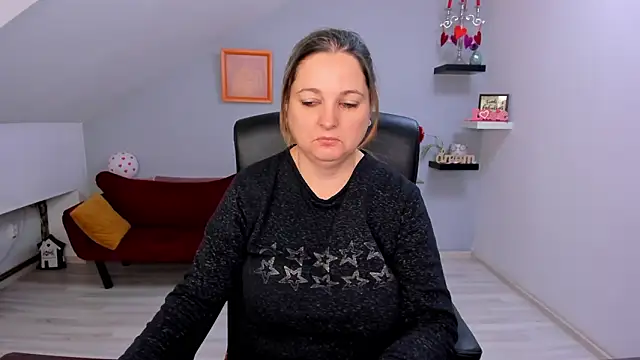 Snapshot of LollaGirl chatting on February 2026 04:23:01 AM LollaGirl online show from February 2026 04:23:01 AM