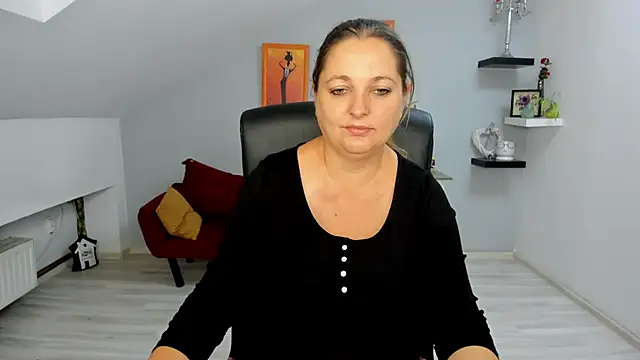 LollaGirl online show from September 2025 03:24:02 AM